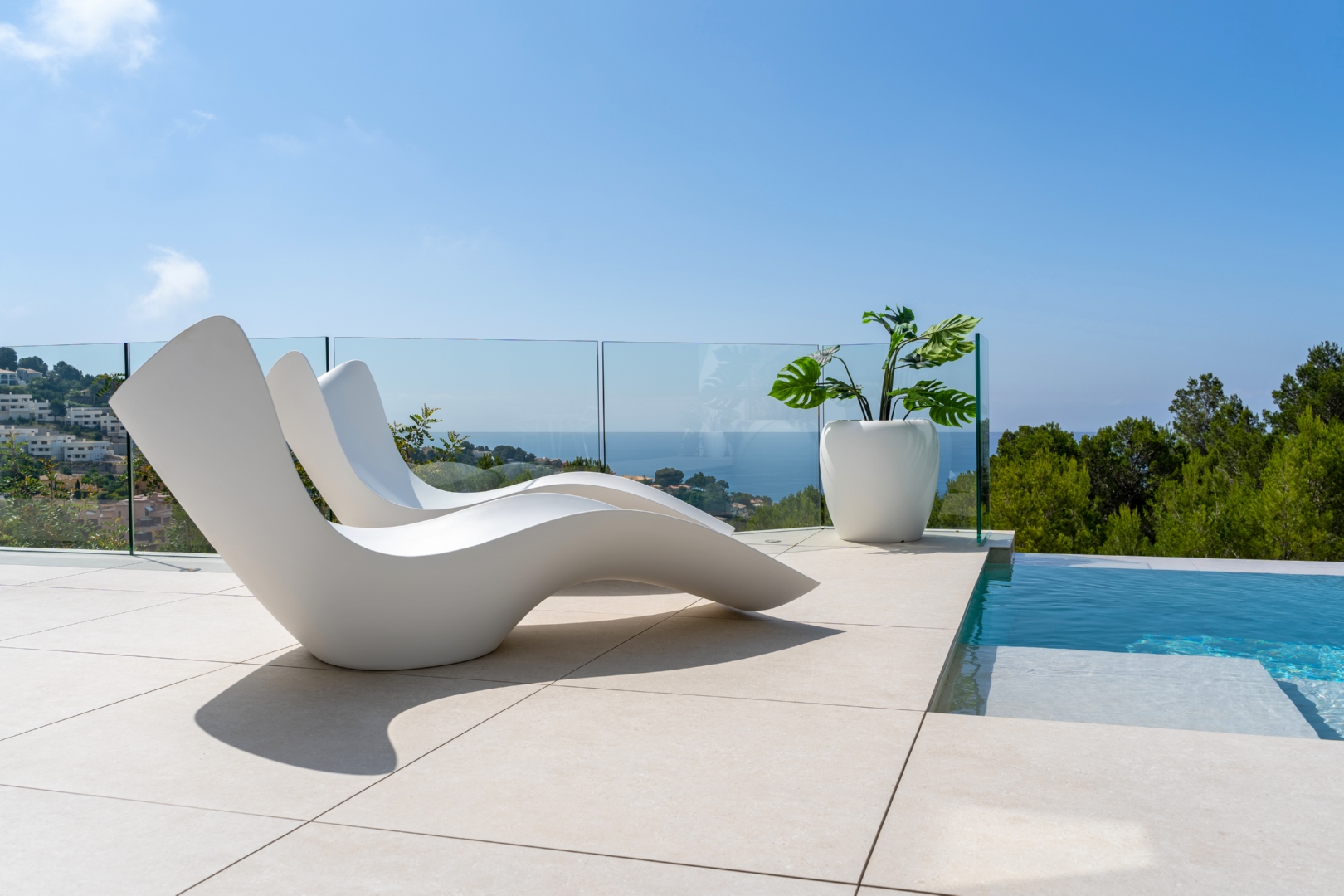 Elegantti moderni huvila, jossa on panoraamanäkymät Altea Hillsissä - Image 4