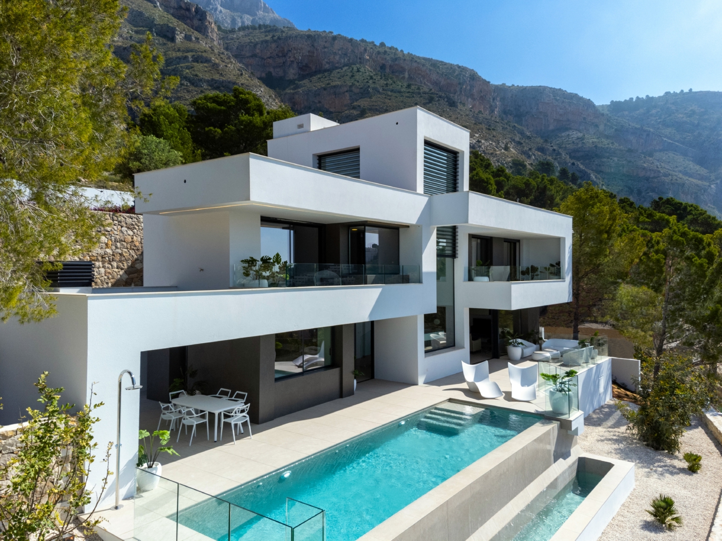 Elegantti moderni huvila, jossa on panoraamanäkymät Altea Hillsissä - Image 2